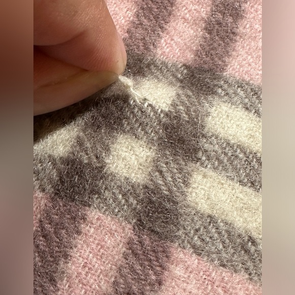 Burberry Scarf EUC 100% Lambswool made in Scotland, Nova check pattern - Picture 5 of 6